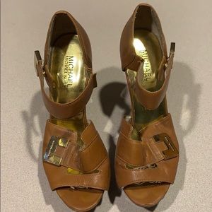 Michael Kors Heel Open-Toe 8.5 EUC 8 1/2 Tan Gold